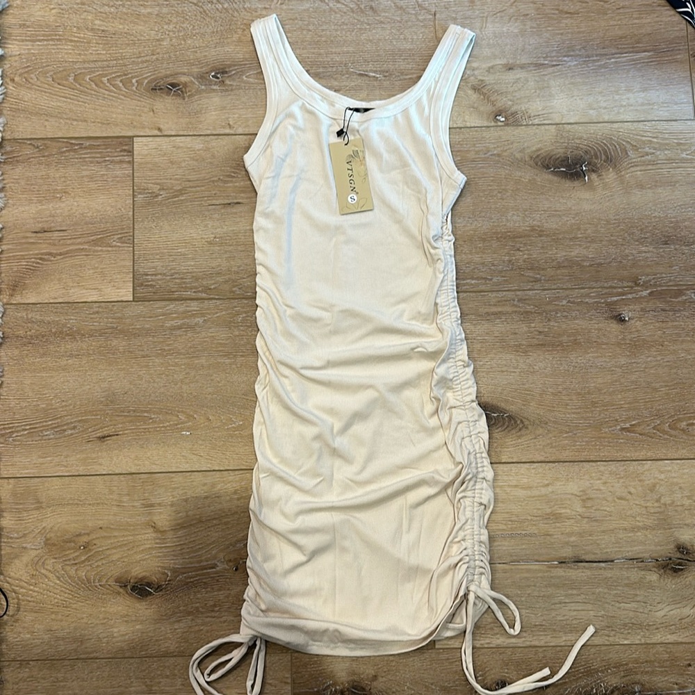 VTSGN Dress with ruched sides. Size small